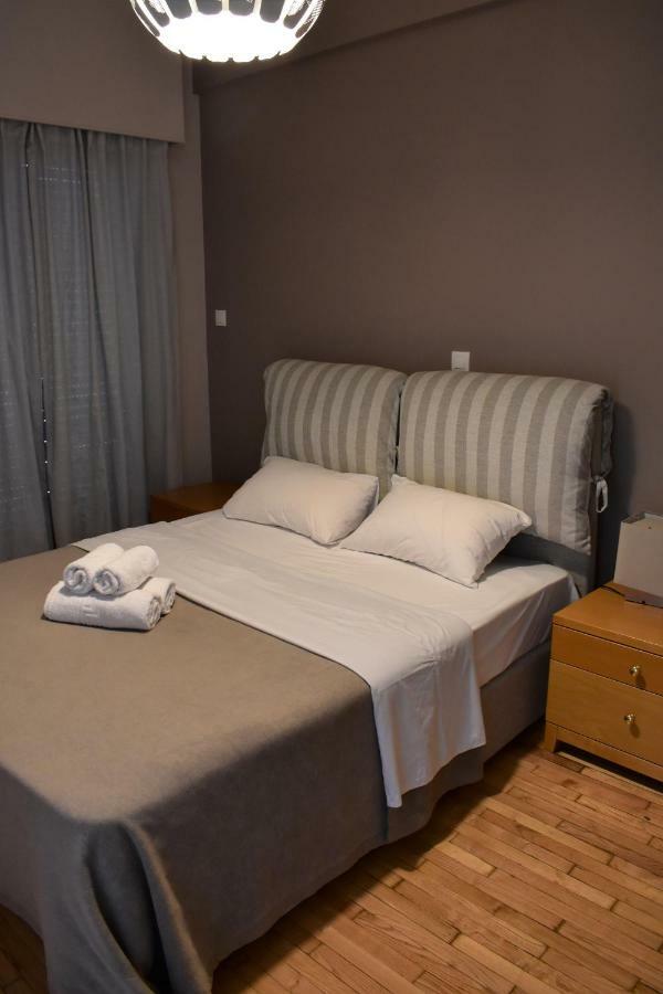 Chic Central Apartment In Evangelismos Metro Station Athen Exterior foto